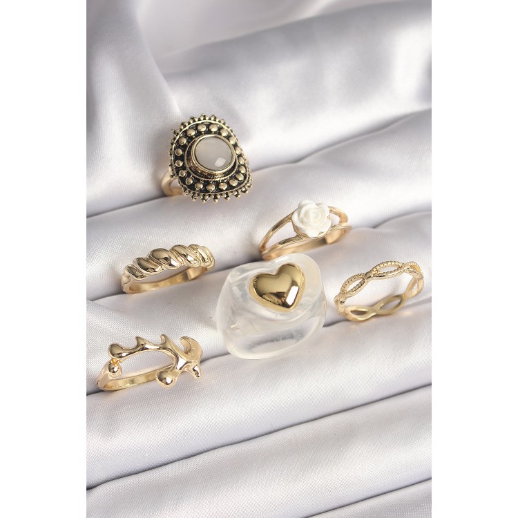 Pirinç Gold Renk Beyaz Gül Figür Kalp İşlemeli Sarmal Detay 6'Lı Kadın Yüzük Seti