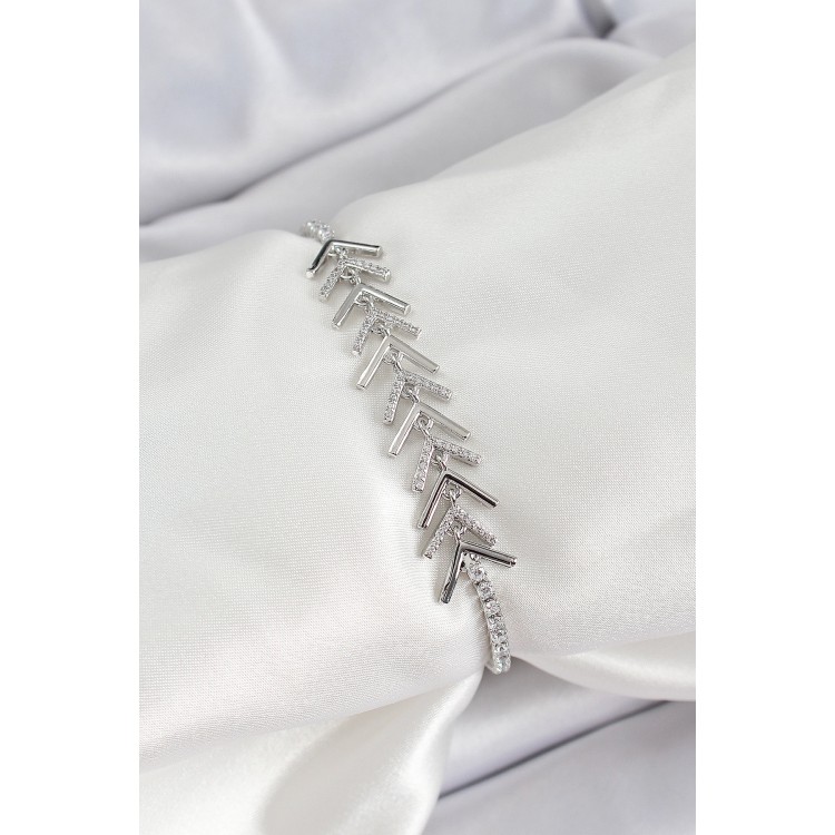 Pirinç Gümüş Renk Zirkon Taşlı Balık Sırtı Kadın Bileklik