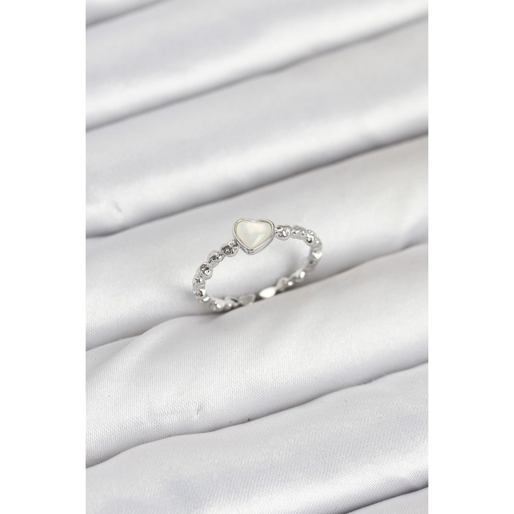 Pirinç Gümüş Renk Kalpli Model Kadın Yüzük